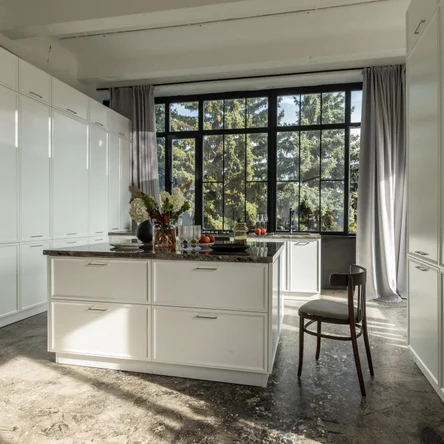 Беверли Роял